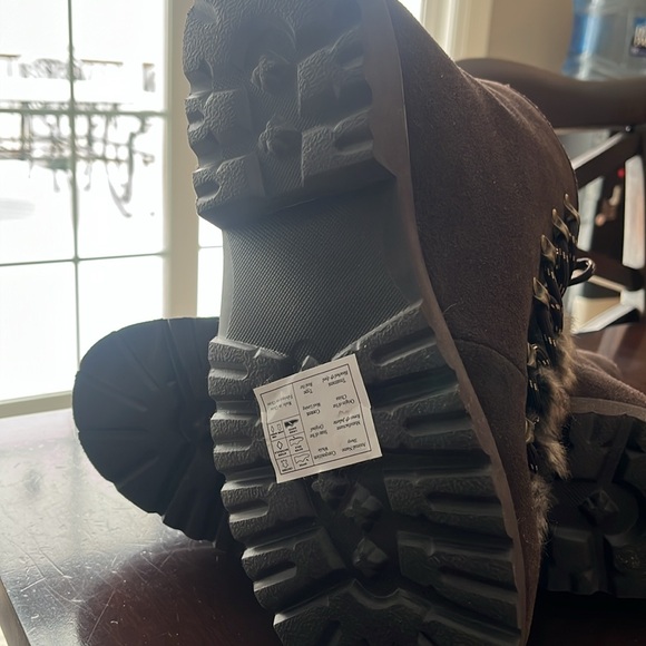 BearPaw Alisa NeverWet Dark Brown Suede & Fur LaceUp Boots Size 11 NWOT - Picture 5 of 6